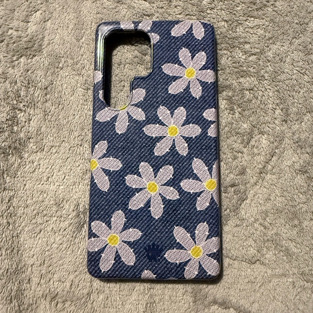 Velvet Caviar Denim Daisy MagSafe S25 Ultra phone case